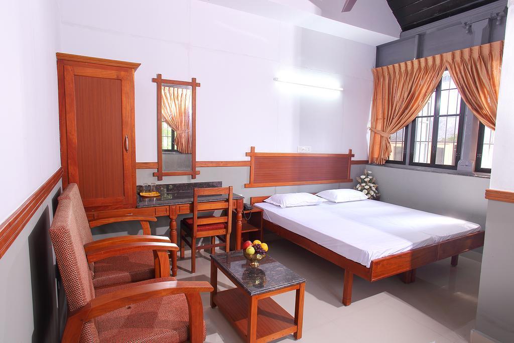 The Boat Jetty Bungalow Kochi Exterior photo